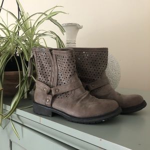 Roxy Short Boots